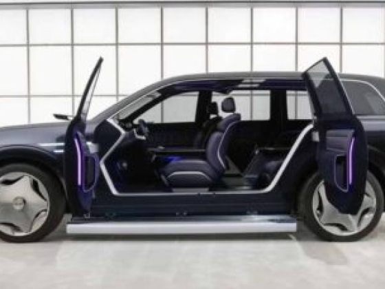 A Genesis Rolls-Royce-stílusú ajtókat erősített meg az új elektromos GV90 SUV-hoz