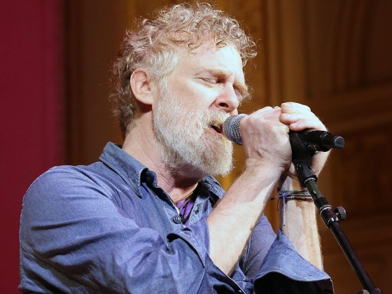 Bono, Eddie Vedder és Hozier a gyászolók között Glen Hansard temetésén