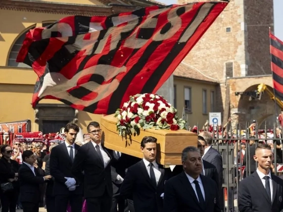 Könnyek között búcsúzott a futballvilág: ezrek kísérték utolsó útjára Franco Baresit – videó