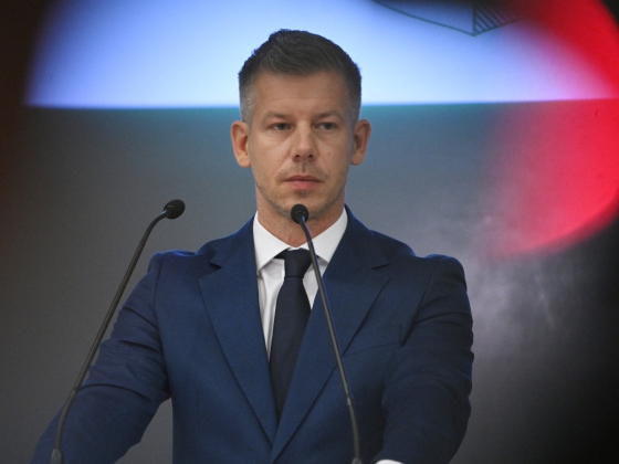 Magyar Péter: A legnehezebb két nap következik, váltsanak otthoni munkavégzésre, ahol csak lehet
