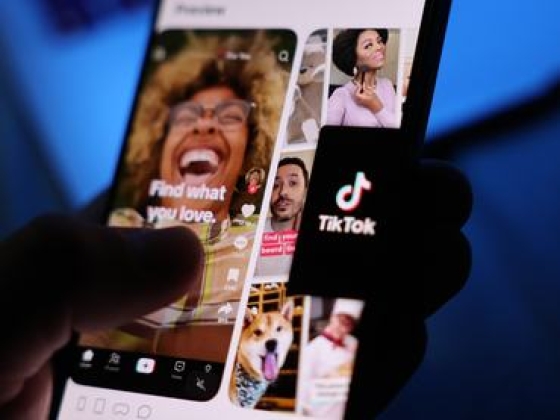 Milliókat bukhat egy rossz TikTok-videón – de ki fizeti meg a kárt?