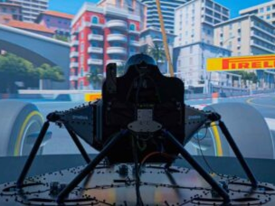 Betekintés a Nissan új Formula–E-versenyautójának fejlesztéséhez használt szimulátorba