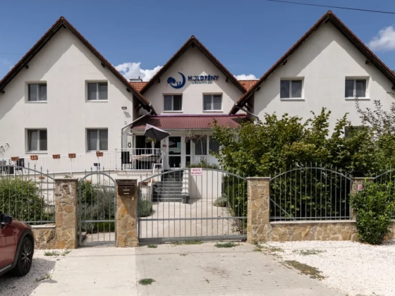 Négy nap után meghalt a nagymama, az idősotthon nem akarja visszaadni a 3,6 milliós gondozási díjat