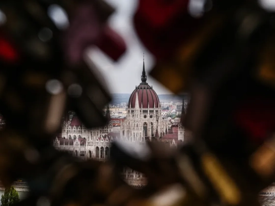 Az OECD szerint reformok nélkül hosszú távon elszállhat a magyar államadósság
