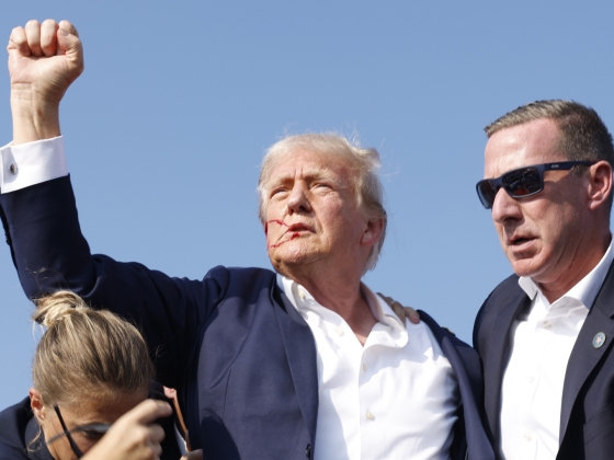 Nagyon úgy néz ki, megint merényletre készültek Trump ellen: aggasztó feljegyzéseket találtak a golfpályánál ólálkodó férfinál