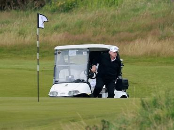 Újabb merénylet készült Trump ellen? Az elnök golfpályájánál kaptak el egy fegyverest
