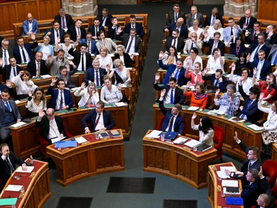 A jövő héten újra összeül a parlament, Ruff Bálint rendkívüli ülést kezdeményezett