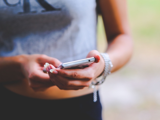 Matt képernyővédő vagy antireflektív bevonat: melyik jobb a telefonjára?