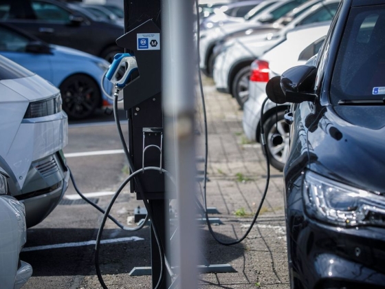 Ezt teszik az e-autótöltő-hálózatok üzemeltetői az energiaválságban