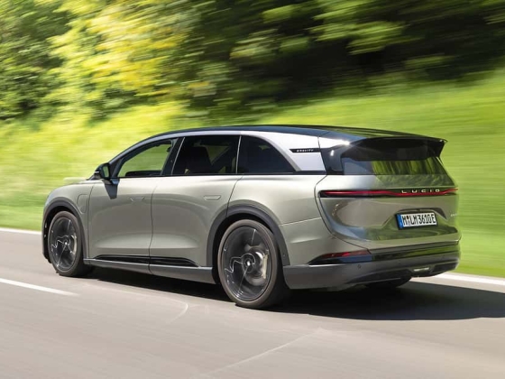 Új SUV a Lucidtól: Az E-crossover neve Cosmos