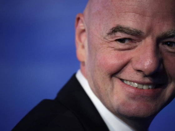A jelentés szerint az Infantino felajánlja a 2030-as marokkói világbajnokság döntőjét támogatásért cserébe
