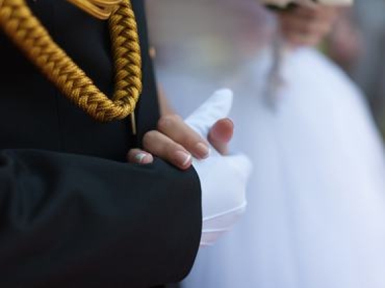 Halálos szerelem a front árnyékában: így vadásznak a katonákra az orosz „fekete özvegyek”