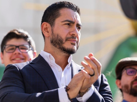 Az alapítási demokraták felsorakoznak a Progresszív El-Sayed Párt mögé a szoros verseny megosztottsága után