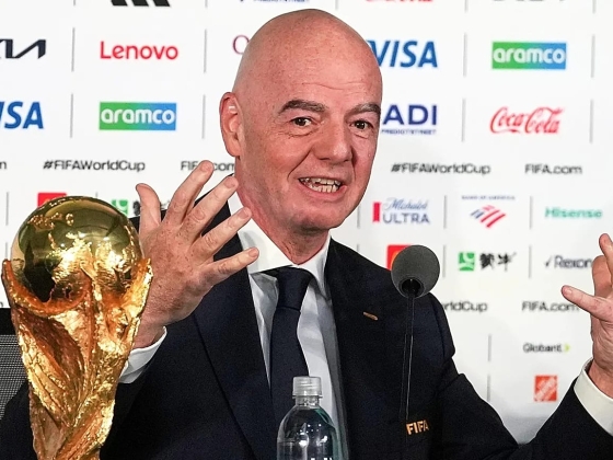 Infantino továbbra is a FIFA főnöke marad a válságtalálkozót követően