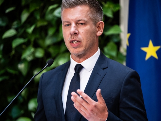 Magyar Péter: Kilenc centivel a vasárnapi mélypont felett a Duna, üzemel a paksi turbina