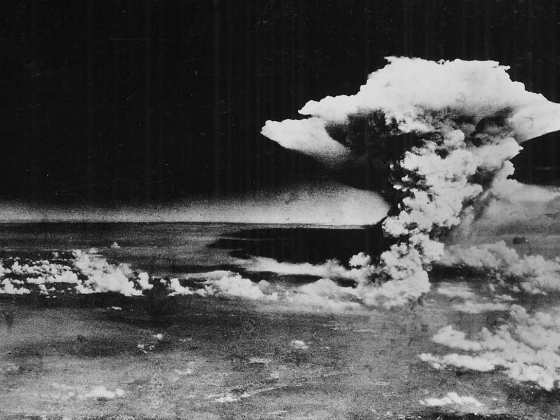 Hirosima 81 éve az atombombázás óta, mivel a polgármester elítéli az atomfegyverek utáni üldözést