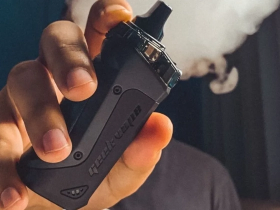 Európát ellepték az illegális elektromos cigaretták, milliárdos károkat okoznak