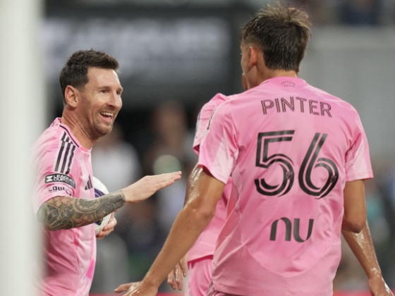 A 39 éves Lionel Messi letépte láncát