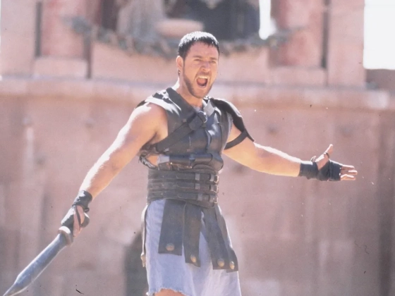 Russell Crowe 62 évesen ismét bombaformában: elképesztően nagy bicepszet villantott a Gladiátor sztárja – Fotó!