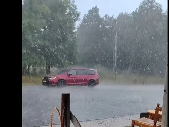 Megérkezett a vihar, óriási eső zúdult több magyar településre is - videók