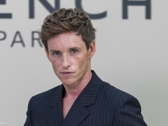 Eddie Redmayne Tatán tűnt fel, fénykép is készült róla
