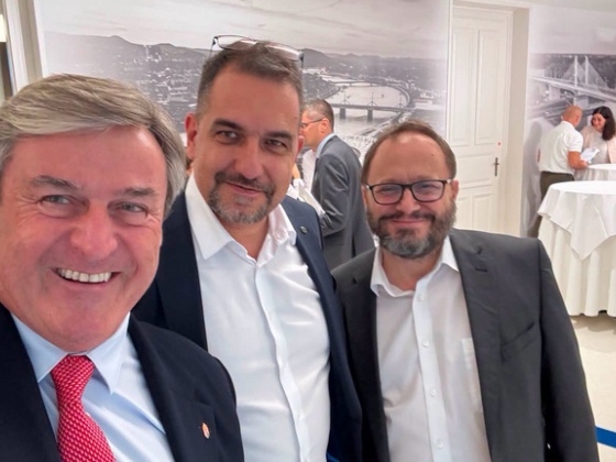 Nagy bejelentést tett a kormány, uniós forrásból fejlesztik az áramhálózatot