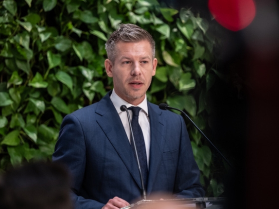Rendkívüli bejelentést tett Magyar Péter, péntektől megszűnik az önkéntes fogyasztáscsökkentés