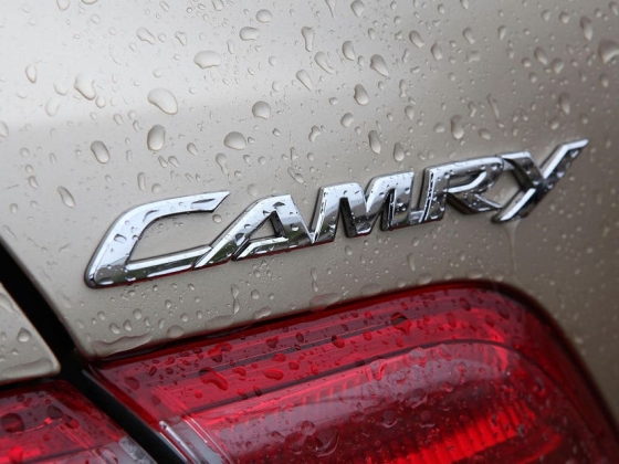 A Toyota 508 000 új Camryt hív vissza, amelyek hirtelen kikapcsolhatnak