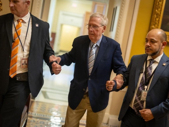 McConnell elbocsátották a rehabilitációról – közvetlenül a szenátus 5 hetes szünete előtt