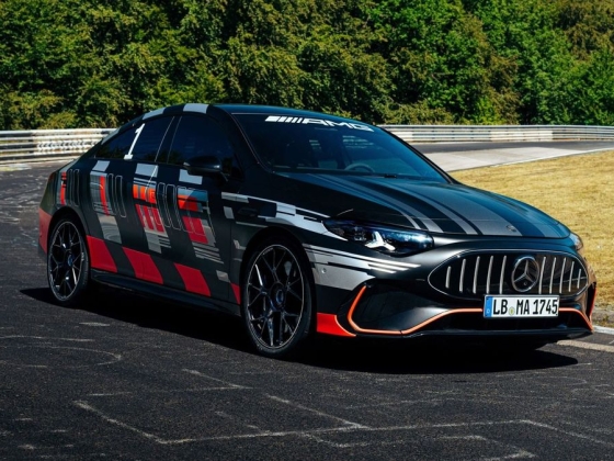 Alig verte meg a 680 lóerős Mercedes a 400 lóerős Audit a Nürburgringen