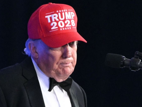 Különös dolgot tett Amerika: bezárt 5 konzulátust, a demokraták szerint stratégiai hibát vétett Trump, Kína töltheti be az így keletkezett űrt