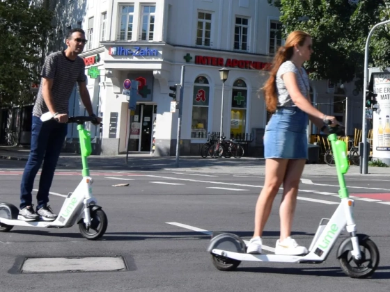 Az elektromos rollerek veszélyesebbek a motoroknál és a kerékpároknál, állítja egy friss brit tanulmány