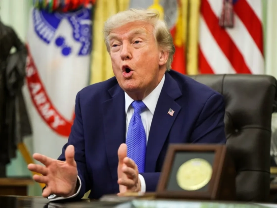 A születési jogon járó állampolgárság megszerzésének korlátozásáról írt alá rendeletet Donald Trump