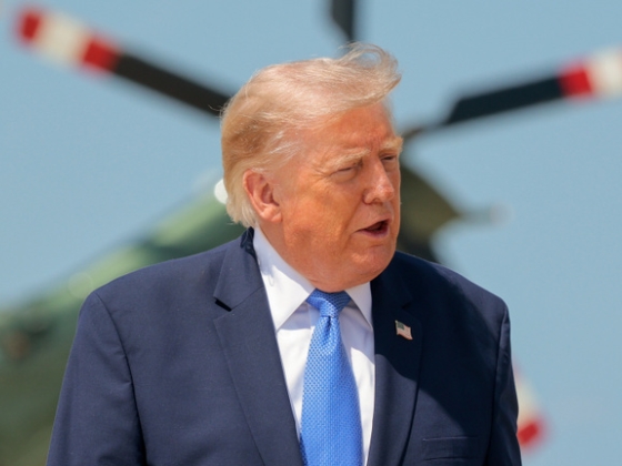 Donald Trumpnak 80 évesen váratlanul kinőtt a haja, egész Amerika ezen csámcsog