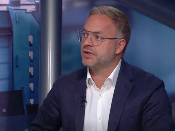 MCC-s libsi pénzégetés és permanens zsebhokizás – Huth Gergely szekunder szégyent érez Orbán Balázstól