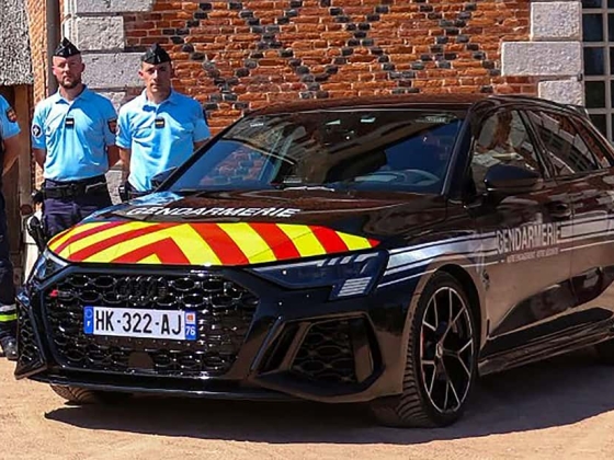 Elkobozták és átalakították: A drogkereskedő Audi RS3-ja rendőrautó lesz