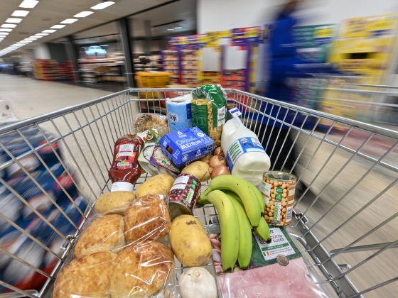 Óriási meglepetést okoztak a hazai árak, évtizedes mélyponton az infláció