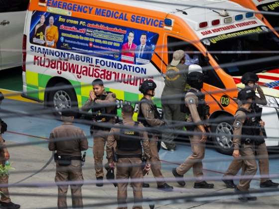 Megölte a nagyszüleit, majd iskolába ment és lövöldözni kezdett egy diák Thaiföldön