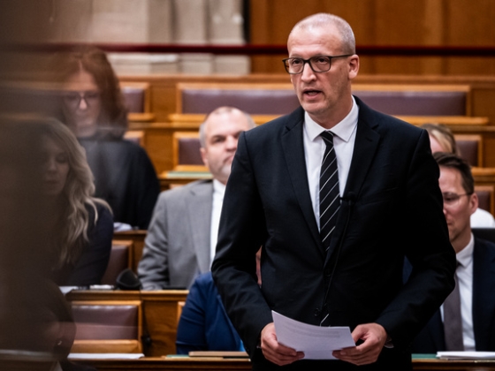Tarr Zoltán: Zajlik az átvilágítás a közmédiánál, de a minisztériumon kívül