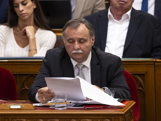Gajdos László szerint butaság, hogy a Mol volt jogászára bízták a MOHU-koncesszió felülvizsgálatát
