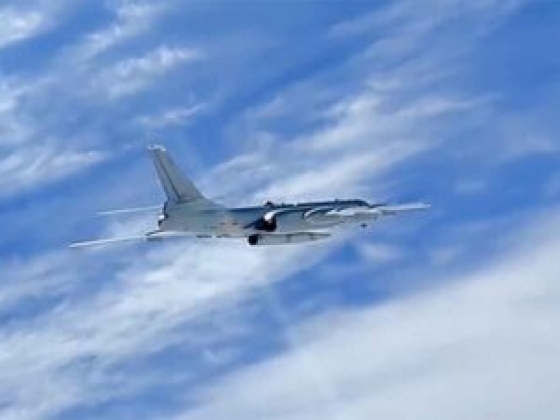 Kína először mutatta be bevetés közben a nukleáris képességű H-6N bombázót