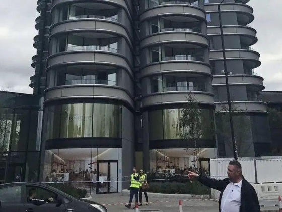 Két cég bűnös a lezuhant ablak által megölt emberben