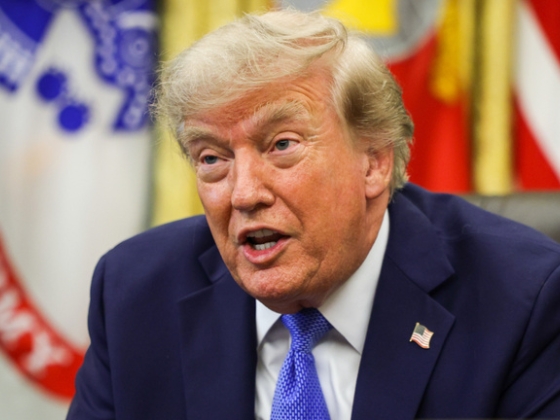 „Betegség és őrület” – Donald Trump durván nekiment az elektromos autósoknak