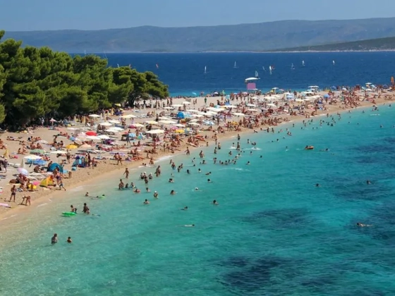 Sok magyar nyaraló nem tudja: ezek a jogok illetik meg a horvát tengerparton strandolókat