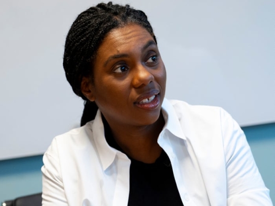 Kemi Badenoch furcsa hete: az ex-neonácik védelme kérdéseket vet fel a tory irányt illetően