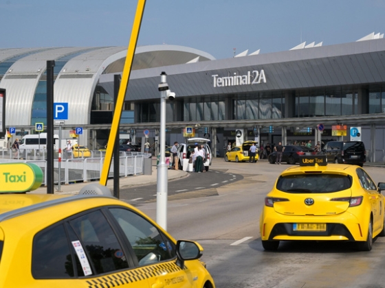Kitört a taxiskáosz Ferihegyen: „Orosz rulett lett a reptéri fuvar”