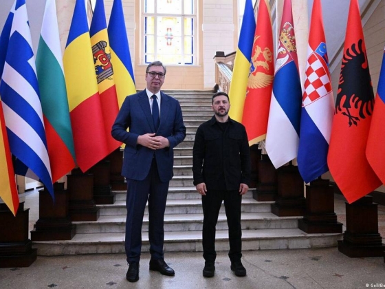 Az ukrán Zelenszkij először jár az Oroszországbarát Szerbiában