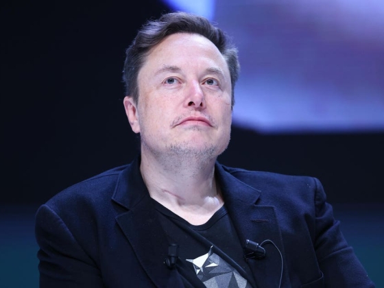 Elon Musk nettó vagyona ismét meghaladta a 800 milliárd dollárt, mivel a SpaceX 11%-ot emelkedett