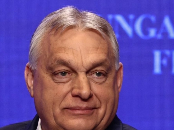 Meglepetés: megtalálták Orbán Viktort, teljes titokban Szerbiába utazott – sörrel a kezében fotózták le a Guča-i fesztiválon