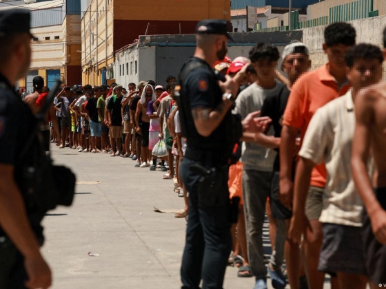 Ceuta: Spanyolország határellenőrzést vezet be az olaszországi utazók ellen